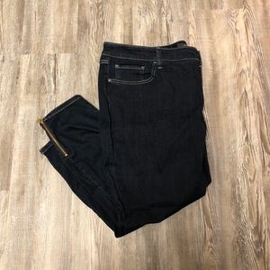 NWOT Torrid Stiletto Skinny Jeans with Zipper Hem